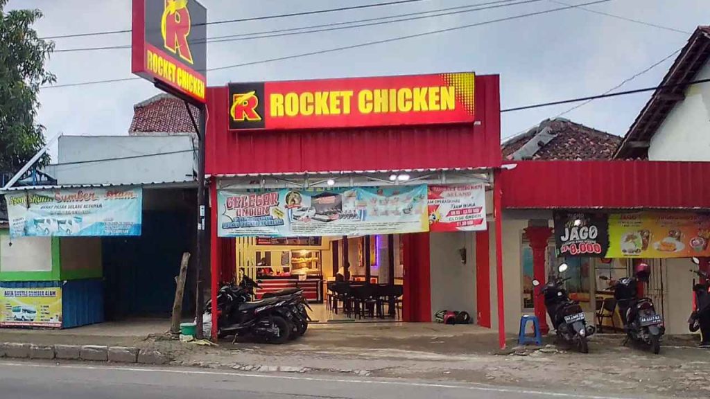 Harga franchise Rocket Chicken terbaru 2025 paket kemitraan lengkap